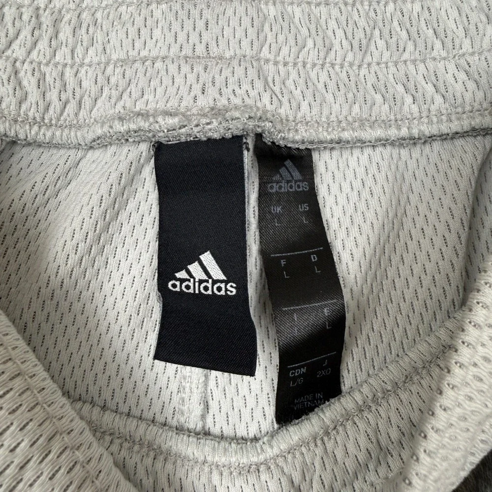 Adidas Athletic Shorts Mens Large Mesh Panel Performance Grey White Gym Workout
